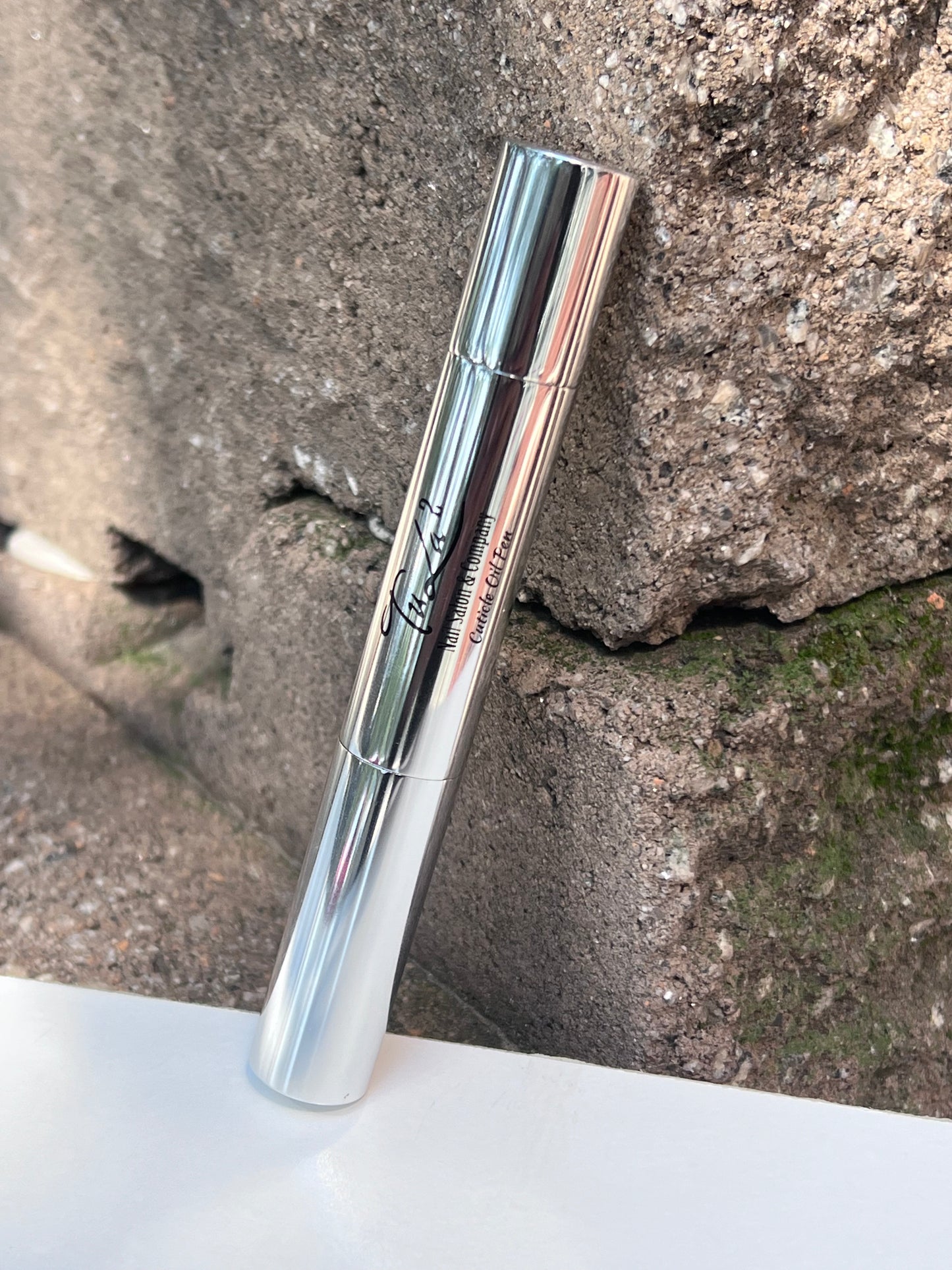 Tu La 2 Cuticle Oil Pen with Lemongrass & Eucalyptus (Silver)